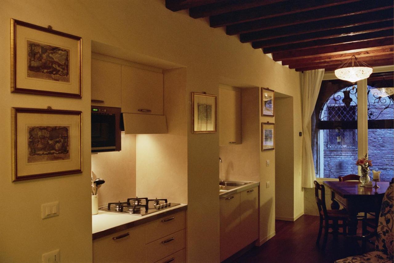 Al Pozzo Dei Scoacamini, 100 M From San Marco, Ground Floor Apartman Velence Kültér fotó