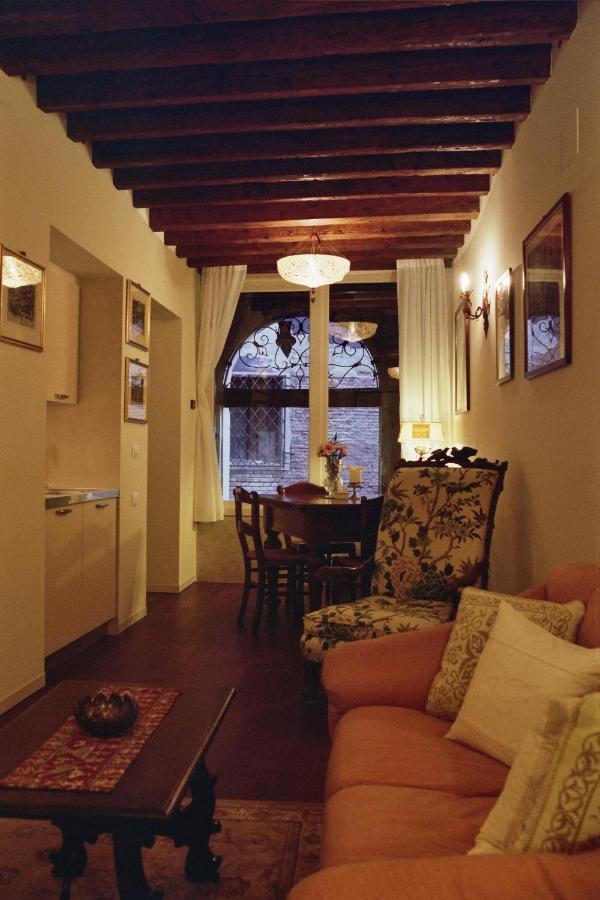 Al Pozzo Dei Scoacamini, 100 M From San Marco, Ground Floor Apartman Velence Kültér fotó