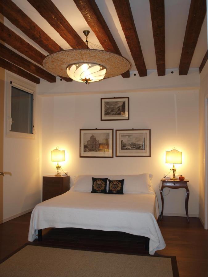 Al Pozzo Dei Scoacamini, 100 M From San Marco, Ground Floor Apartman Velence Kültér fotó