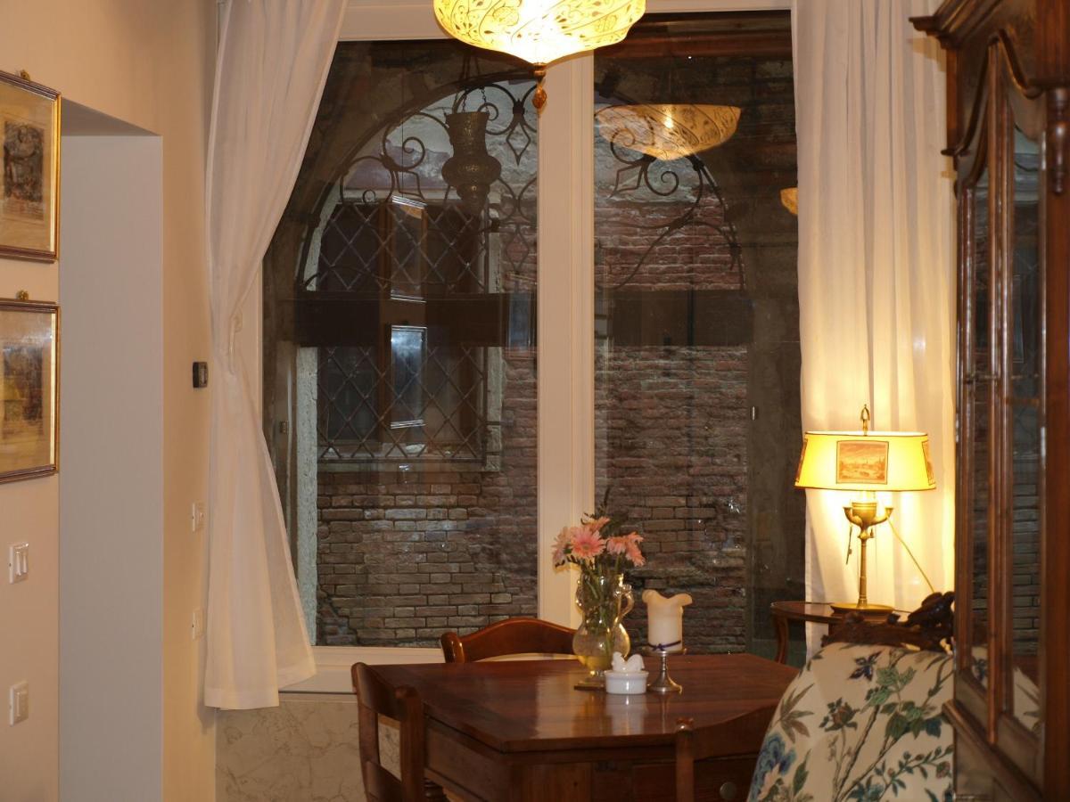 Al Pozzo Dei Scoacamini, 100 M From San Marco, Ground Floor Apartman Velence Kültér fotó